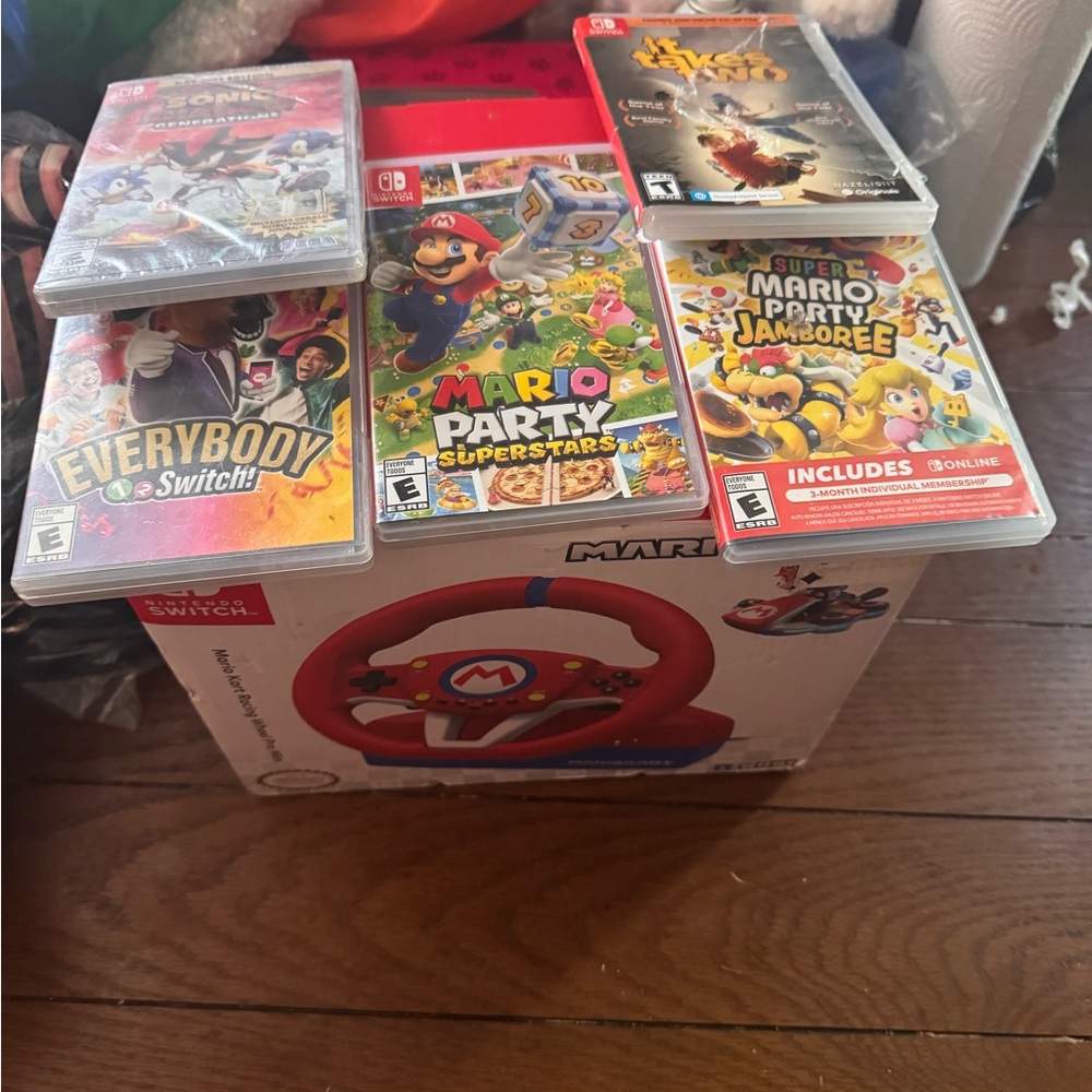 Nintendo Switch Mario Kart Racing Wheel Set - Red and White bundle